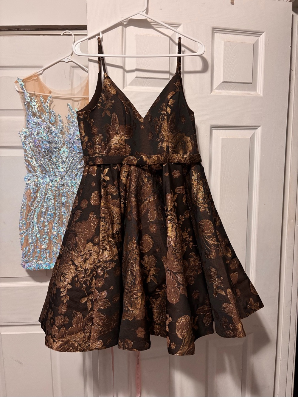 Mac Duggar Metallic Floral Fit-and-Flare Mini Dress in Black and Gold - Picture 4 of 5